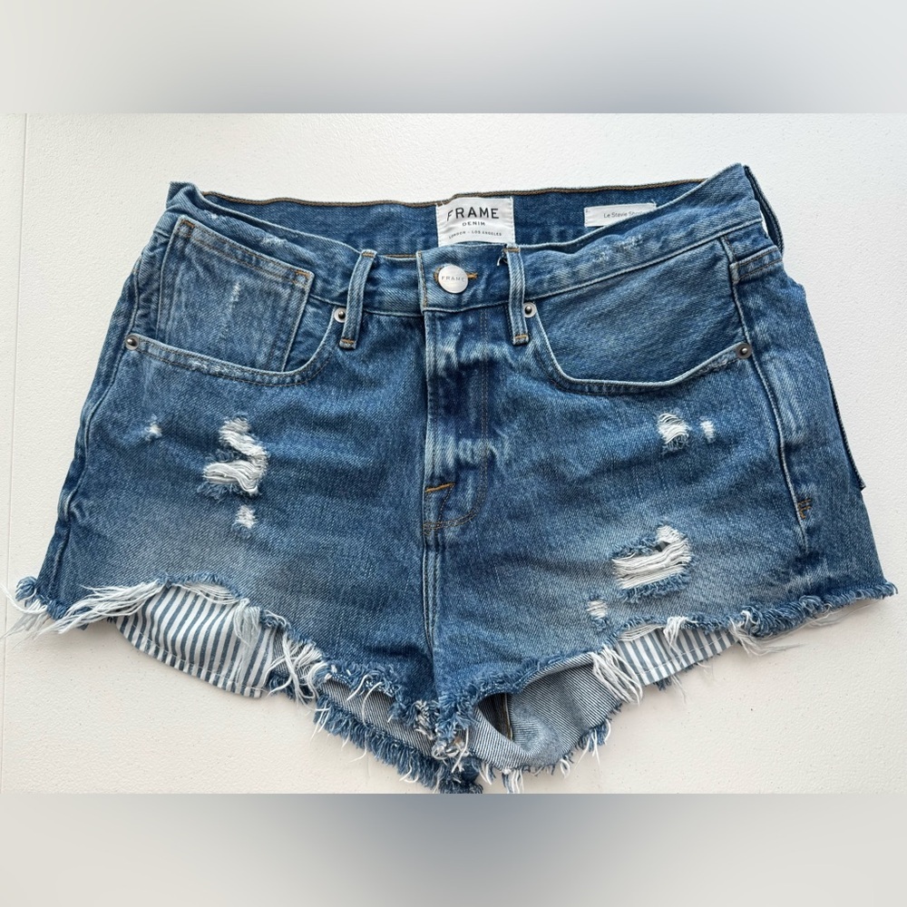 FRAME Le Stevie Distressed Denim Shorts Size 26 Raw Hem Frayed High Rise